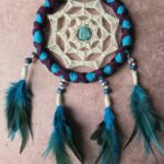 atrapasueños granate y morado con buda feliz (16 cm)